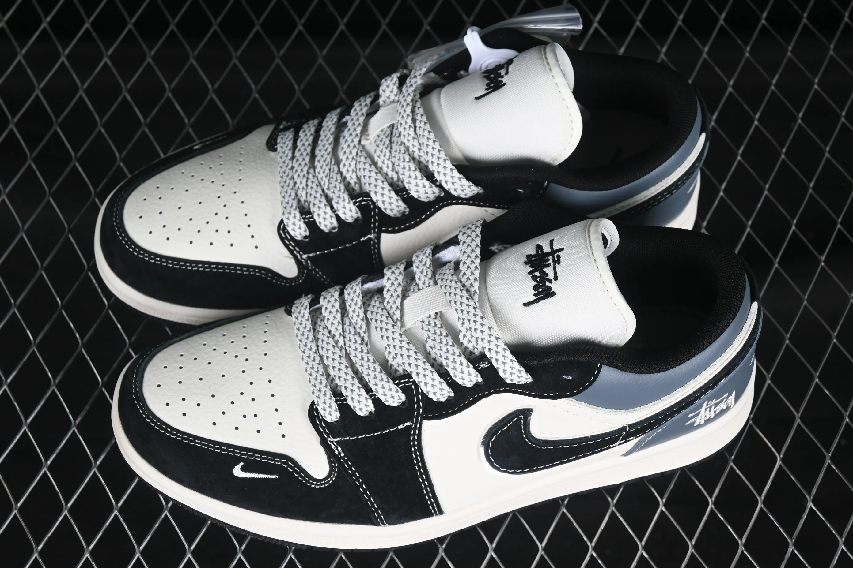 All categories Air Jordan Jordan series basketball shoes Air Jordan 1 Low High-end customized low-top sneakers Air Jordan 1 Low OG SP AJ1 Joe 1 Stucci co-branded black gray blue black hook low-top cultural casual sneakers XX3318-502